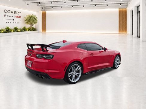 Used 2019 Chevrolet Camaro SS RWD image 11