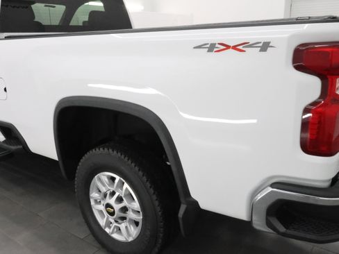 Used 2022 Chevrolet Silverado 2500 LT w/ Convenience Package image 27