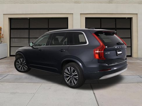 Used 2022 Volvo XC90 T5 Momentum w/ Protection Package Premier AWD/4WD image 2