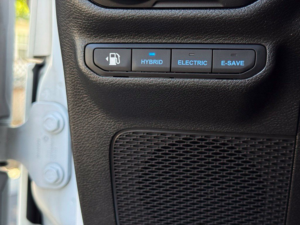 Used 2023 Jeep Wrangler Unlimited w/ Cold Weather Group AWD/4WD image 25