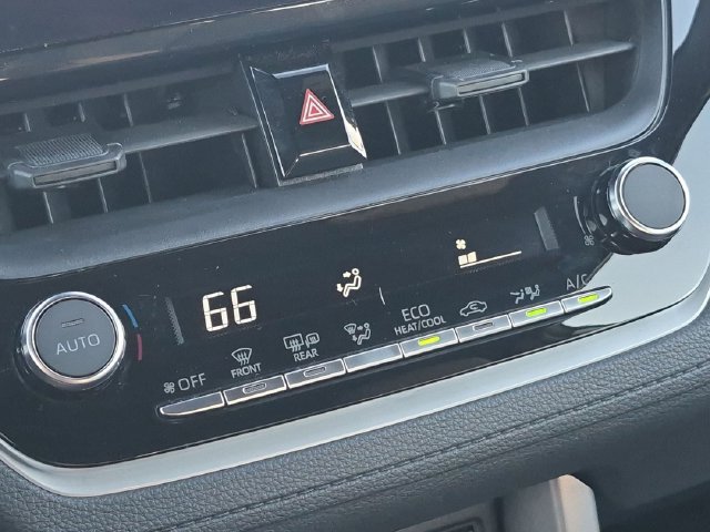 Used 2023 Toyota Corolla Cross AWD Hybrid image 23