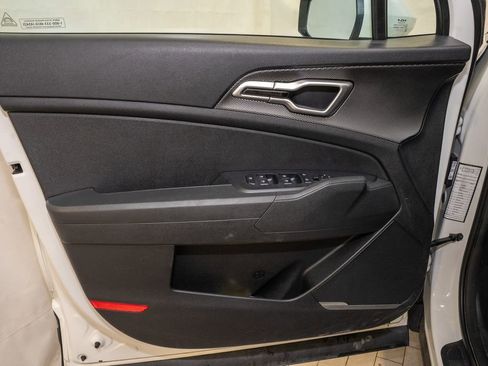 Used 2024 Kia Sportage LX image 10