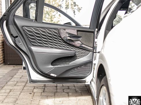 Used 2020 Lexus LS 500h AWD image 37