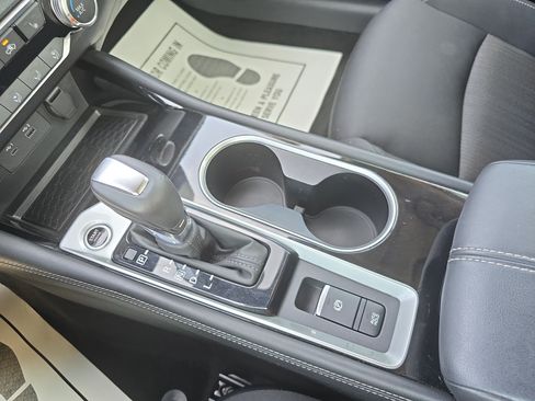 Used 2024 Nissan Altima 2.5 SV w/ SV Premium Package FWD image 22