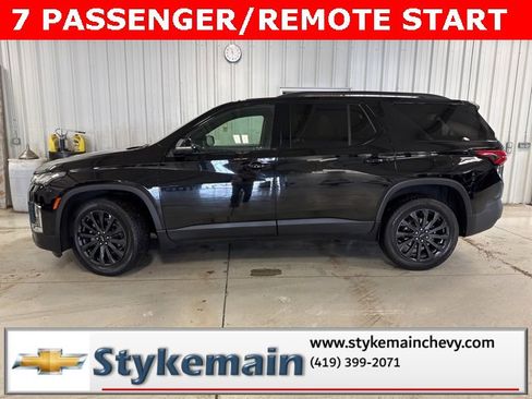 Used 2022 Chevrolet Traverse RS image 2