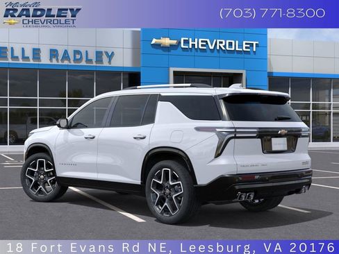 New 2026 Chevrolet Traverse High Country image 3