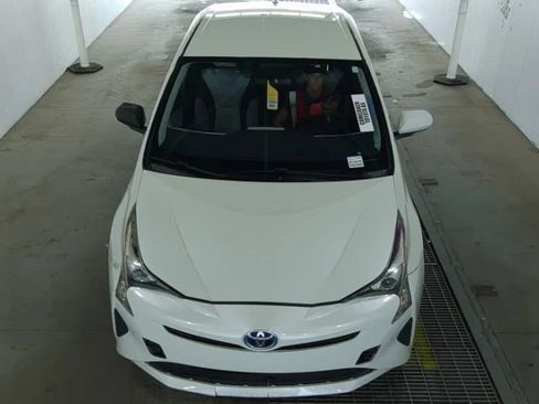 Used 2016 Toyota Prius Two FWD image 3