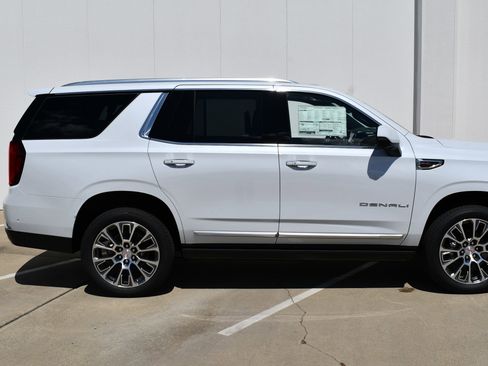 New 2026 GMC Yukon Denali w/ Denali Reserve Package AWD/4WD image 5