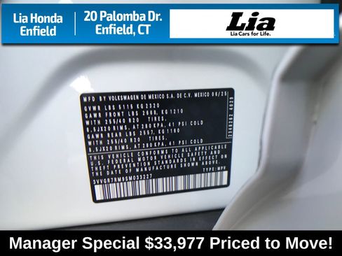 Used 2025 Volkswagen Tiguan SE R-Line image 17