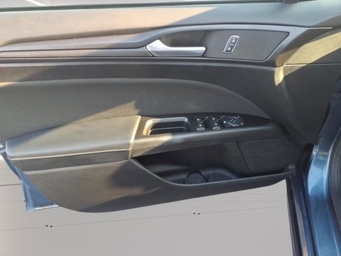 Used 2018 Ford Fusion SE w/ Equipment Group 201A image 11