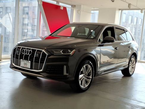 Used 2023 Audi Q7 2.0T Premium w/ Convenience Package AWD/4WD image 1