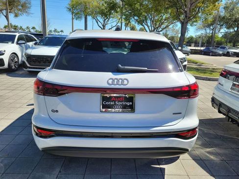 New 2025 Audi Q6 e-tron Premium Plus image 5