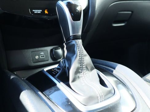 Used 2021 Nissan Rogue Sport S image 51