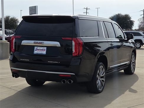 Used 2021 GMC Yukon XL Denali w/ Denali Premium Package image 8
