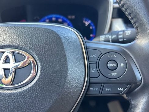 Used 2022 Toyota Corolla Cross XLE w/ Convenience Package image 20