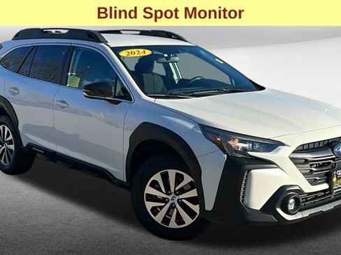 Used 2024 Subaru Outback Premium AWD/4WD image 4
