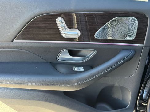 Used 2024 Mercedes-Benz GLE 350 4MATIC w/ 3rd Row Seat Package image 18