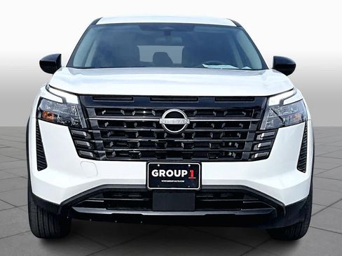 New 2026 Nissan Pathfinder S image 3