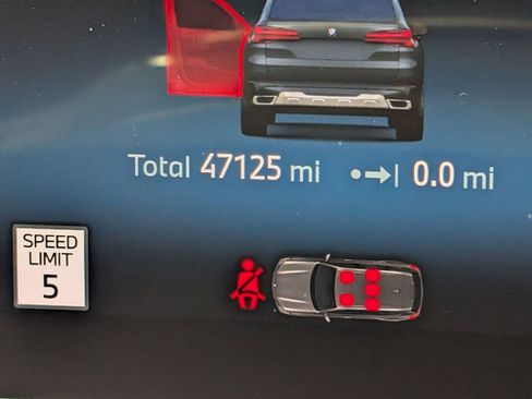 Used 2024 BMW X5 sDrive40i w/ Premium Package image 23