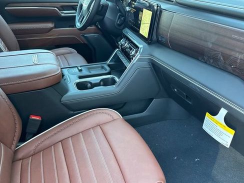 New 2026 GMC Sierra 3500 Denali Ultimate image 17