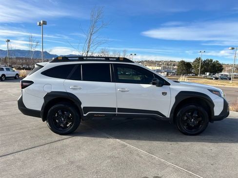 Used 2022 Subaru Outback Wilderness w/ Wilderness Package image 10