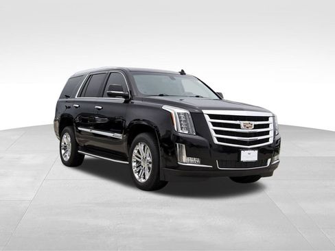 Used 2017 Cadillac Escalade 4WD image 1