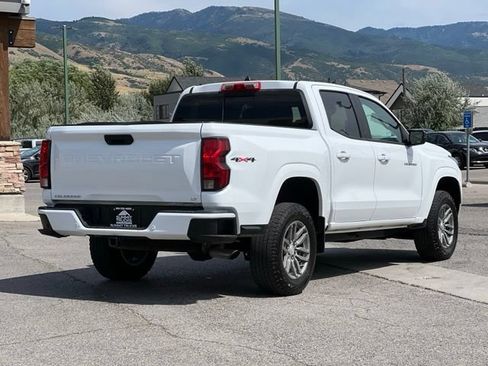 Used 2023 Chevrolet Colorado LT w/ LT Convenience Package II AWD/4WD image 8