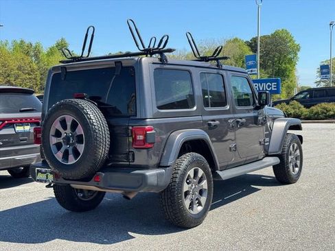 Used 2020 Jeep Wrangler Unlimited Sahara AWD/4WD image 3