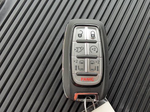 New 2026 Chrysler Pacifica Limited w/ S Appearance Package FWD image 29