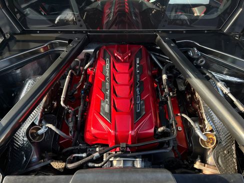 Used 2025 Chevrolet Corvette Stingray Premium Cpe w/ Z51 Performance Package image 17