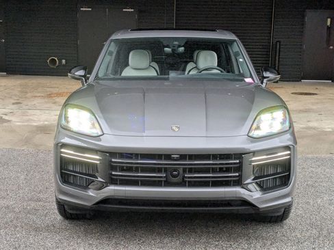 New 2026 Porsche Cayenne Turbo image 6