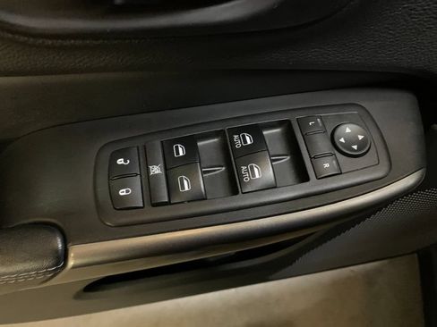 Used 2019 Jeep Cherokee Latitude Plus w/ Comfort/Convenience Group AWD/4WD image 12