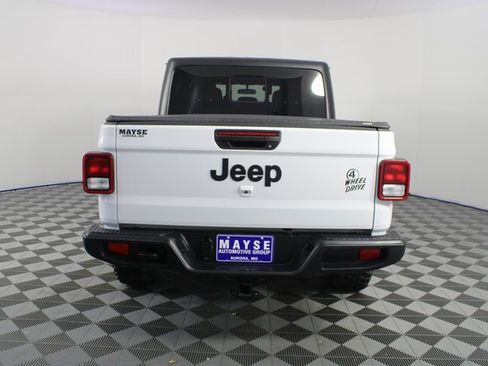 Used 2022 Jeep Gladiator Willys image 23