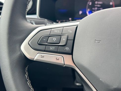 New 2025 Volkswagen Taos SE image 7