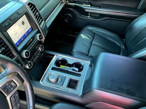 Used 2020 Ford Expedition Max XLT w/ Equipment Group 202A RWD image 9