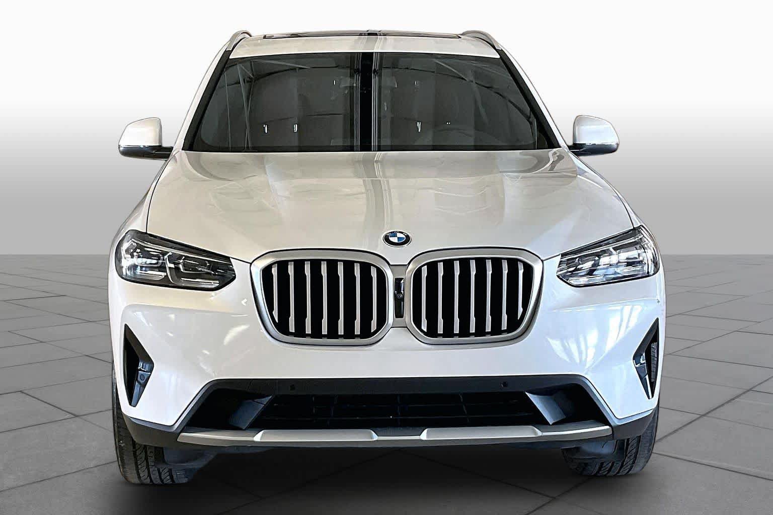 Used 2024 BMW X3 sDrive30i w/ Convenience Package RWD image 3