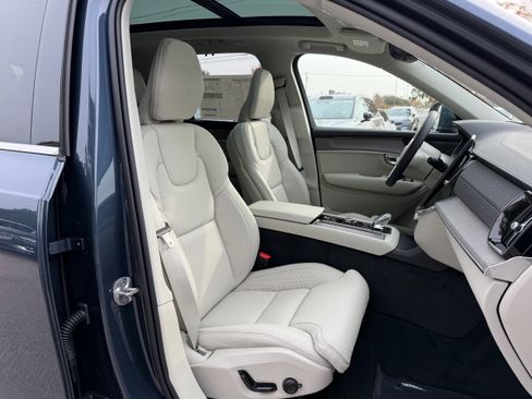 New 2026 Volvo XC90 T8 Ultra image 8