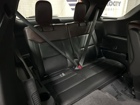 Used 2024 Ford Explorer Platinum w/ Technology Package image 39