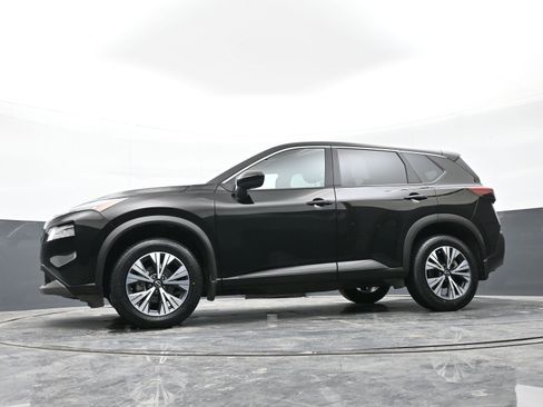 Used 2023 Nissan Rogue SV image 40