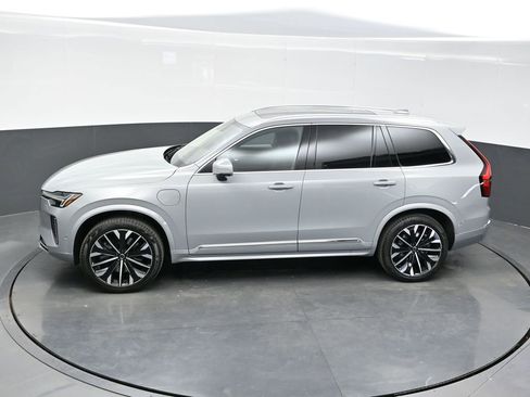 New 2026 Volvo XC90 T8 Plus w/ Protection Package image 31