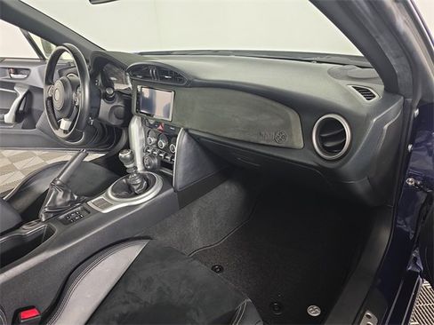 Used 2020 Toyota 86 image 17