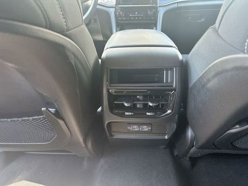 Used 2023 Jeep Grand Cherokee Laredo AWD/4WD image 22