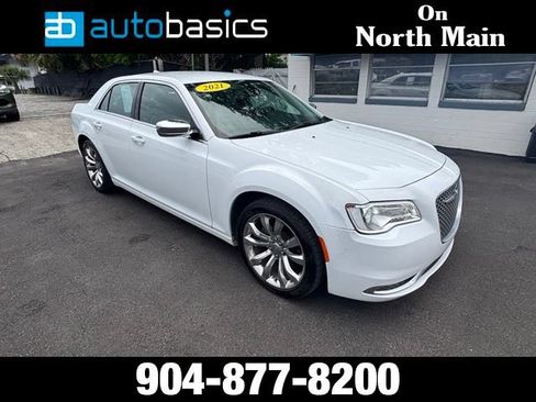 Used 2021 Chrysler 300 Touring w/ Chrome Appearance Package RWD image 7