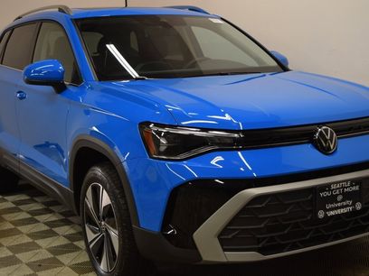 New 2025 Volkswagen Taos SE