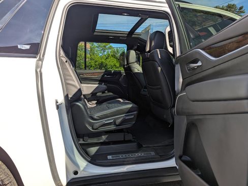 Used 2022 Cadillac Escalade ESV Sport Platinum AWD/4WD image 50