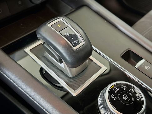 Used 2024 Mitsubishi Outlander SE image 25