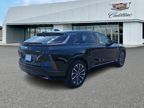 Certified 2024 Cadillac Lyriq Sport AWD/4WD image 5