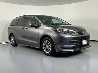 Used 2024 Toyota Sienna LE w/ LE Plus Package AWD/4WD video 1