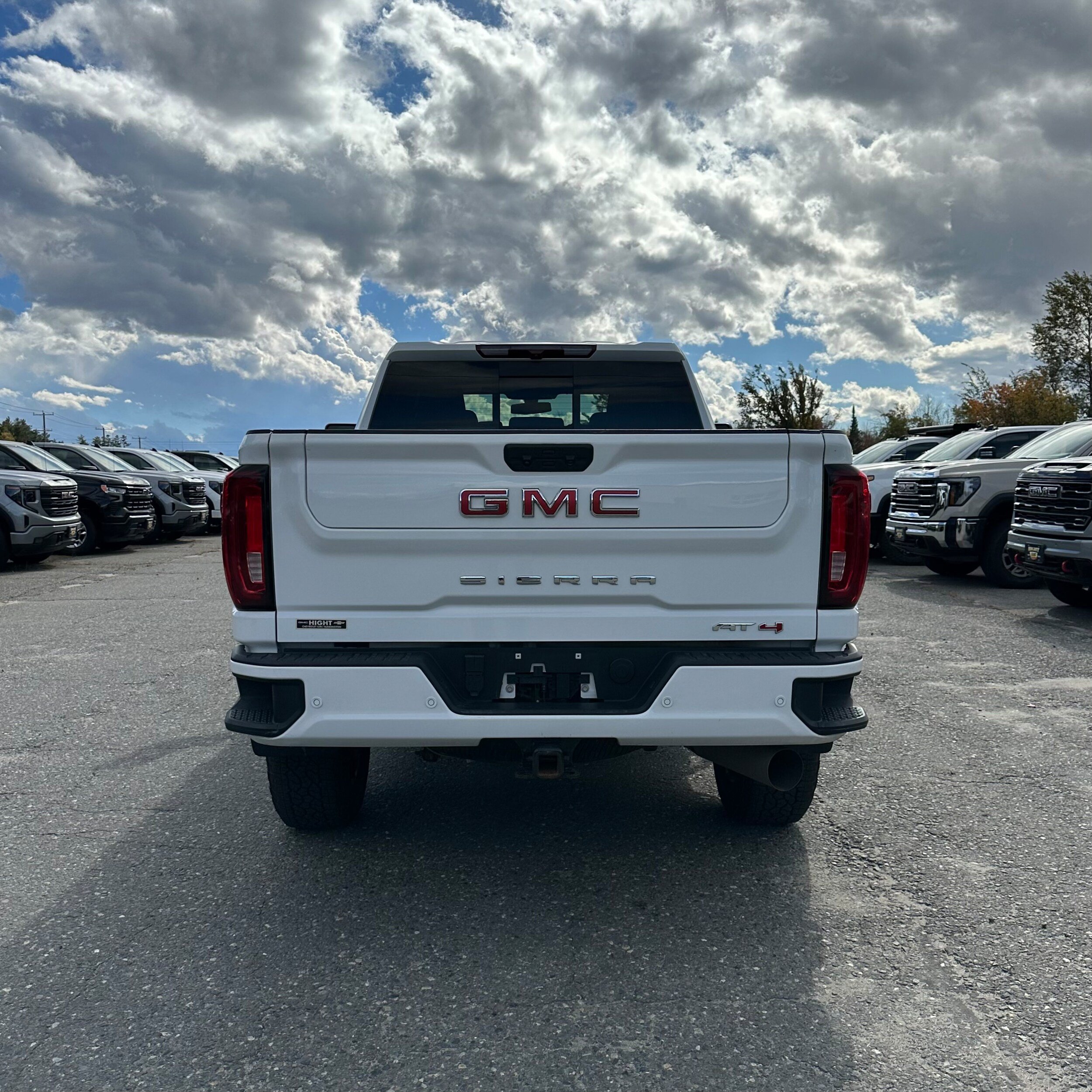 Used 2023 GMC Sierra 2500 AT4 w/ AT4 Preferred Package AWD/4WD image 4