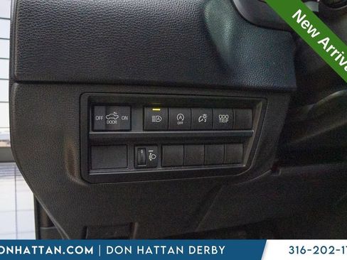 Used 2022 Toyota Tundra SR5 AWD/4WD image 15
